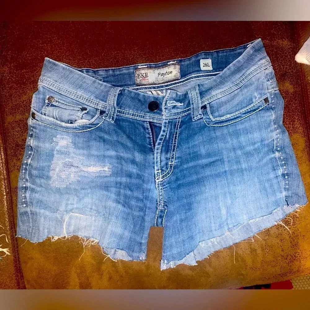BKE cutoff denim shorts​​